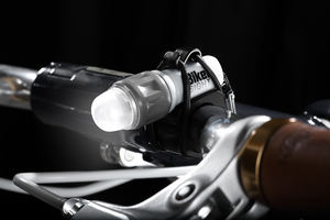 Mini Linterna LED Portátil de Alta Calidad, Clasificación IP67, 25 Lúmenes, Funciona con Pilas AAA, Llavero, para Camping, Emergencias, Plástico - Product Image 6