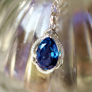 Collana con Ciondolo in Pietra Blu Reale per Donne, Gioiello Scintillante alla Moda per Uso Quotidiano, Idea Regalo - Product Image 4