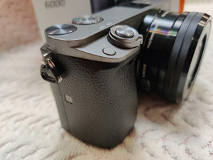 จัดส่งรวดเร็ว กล้อง DSLR มือสอง Sony A6000 ความละเอียด 24.3MP ฟูลเอชดี - Product Image 2