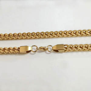 Delicado Collar de Mujer en Acero Inoxidable 316L con Baño de Oro PVD de 14k/18k, Cadena Tipo Espiga, Joyería Fina - Product Image 5