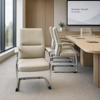 Chaise de bureau ergonomique de conception contemporaine avec accoudoirs réglables, base cantilever en acier et roulettes