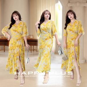 เดรสยาวทรงปลายหางปลาพิมพ์ลายดอกไม้สีทอง คอวี แบบพันรอบตัว ไซส์พลัสสำหรับผู้หญิง ชุดเดรสสำหรับพักผ่อน ผลิตจากซูโจว - Product Image 2