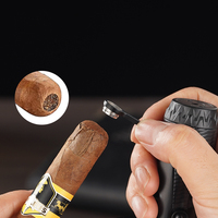 Briquet à cigares au butane rechargeable en alliage de zinc, triple jet flamme bleue, avec poinçon et aiguille intégrés, fourniture directe usine en gros