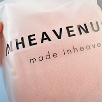 Sacs PE refermables mats écologiques et recyclables personnalisés avec fermeture éclair givrée pour l'emballage de chaussures, chaussettes et vêtements