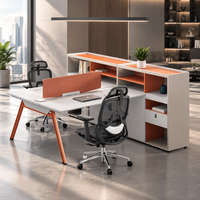 Bureau de direction en forme de L avec étagère latérale et séparateur en tissu, poste de travail de gestionnaire, chaise ergonomique en maille pour bureau à domicile