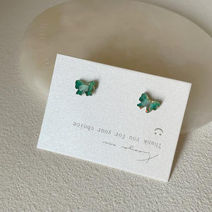 ต่างหูผีเสื้อเรียบง่าย น่ารัก สีสันสดใส สไตล์มินิมอล ป้องกันการแพ้ ต่างหูแบบติดหู โบว์ผีเสื้อเล็กๆ สำหรับเด็กผู้หญิง - Product Image 6