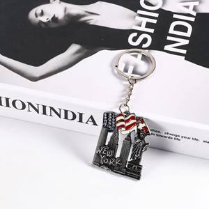 Porte-clés en métal en forme <span class=keywords><strong>de</strong></span> sac <span class=keywords><strong>de</strong></span> <span class=keywords><strong>New</strong></span> <span class=keywords><strong>York</strong></span>, monument culturel <span class=keywords><strong>de</strong></span> la ville, style américain délicat, skyline, porte-clés souvenir, cadeau personnalisé - Product Image 6
