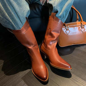 Botín Western de Mujer 2026 Personalizado de Mezclilla Auténtica con Tacón de Cuero Clásico de 5cm para Pierna Delgada - Product Image 3