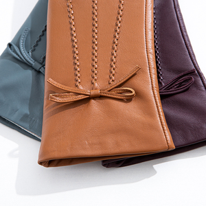 Erkekler İçin Lüks Sıcak Astarlı Siyah Koyun Derisi Eldivenler Dokunmatik Ekran Uyumlu İğne Algılama Düz Spor Görünümü - Product Image 5