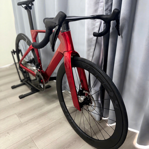 Vélo de route aérodynamique en fibre de carbone 2026, 700c, 24 vitesses, freins à disque hydrauliques, roues en aluminium, léger, course, économique, cadre en fibre de carbone K2 - Product Image 3