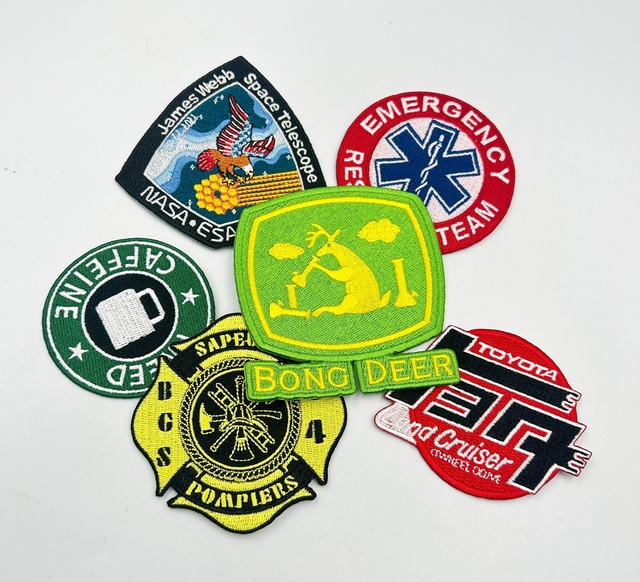 Custom Chenille Football Design Iron-on Embroidery Patches PVC Glitter Border Iron Stickers for Clothes Fabric Main Material