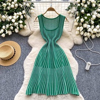 Robe Tricotée Rayée à Col Carré sans Manches pour Femme, Robe d'Été Mince Respirante à la Mode Décontractée