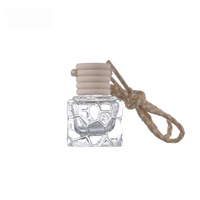Diffuseur de parfum pour voiture en verre carré, flacon suspendu, bouchon à vis en bois, logo personnalisé, vente en gros