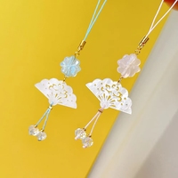 Pendentif de sac de style ancien, trèfle à quatre feuilles, décoration de chaîne de téléphone portable en forme d'éventail blanc
