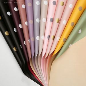 Papier d'emballage pour fleurs 60x60cm 100% imperméable avec motif à pois imprimé - Product Image 3