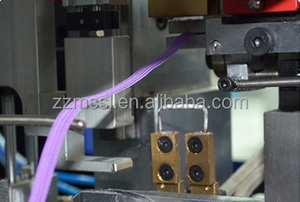 Máquina para hacer cuadernos fem450 Máquina de inserción de banda elástica de cubierta dura para agendas - Product Image 5