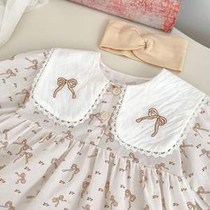 Combinaison Salopette Bébé Fille Style INS 2026 en Coton Brodé Nœud Papillon à Revers pour Printemps – Adorable Combinaison Princesse - Product Image 4