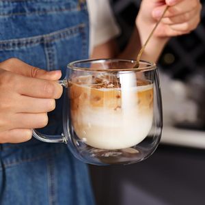 Vente en gros de tasses à café à poignée tasses à <span class=keywords><strong>expresso</strong></span> tasses en <span class=keywords><strong>verre</strong></span> à <span class=keywords><strong>double</strong></span> <span class=keywords><strong>paroi</strong></span> <span class=keywords><strong>verre</strong></span> transparent fête classique <span class=keywords><strong>verre</strong></span> à haute teneur en borosilicate - Product Image 4