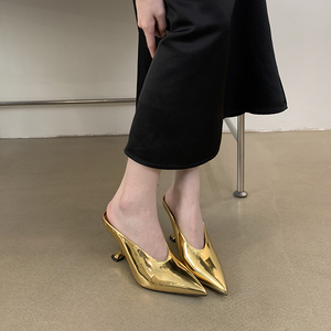 Sandales à talon compensé Baotou en cuir brillant pour femme, style féerique, nouvelle collection été 2024 - Product Image 2