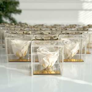 Cubos de Almacenamiento Cuadrados Pequeños de Acrílico Personalizados Contenedor Transparente para Dulces Organizador de Regalos con Tapa Caja de Acrílico Transparente para Exhibir Rosas Eternas - Product Image 4