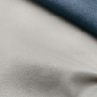 Tissu en cuir PU fin et doux 210GSM 0,4 mm d'épaisseur, résistant à l'abrasion et anti-moisissure pour manteaux et vestes