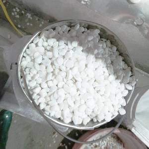 Source réputée pour les pierres de gravier rondes naturelles de galets blancs dégringolées vietnamiennes pour l'aménagement paysager extérieur - Product Image 1
