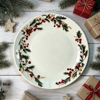 Assiette plate en céramique de style américain vintage avec motif de plantes de houx, idéale pour les fêtes de Noël, compatible lave-vaisselle et micro-ondes, pour la présentation de desserts