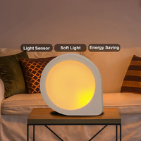 Veilleuse LED ABS de type Q avec adaptateur secteur enfichable, lampe de bureau écologique pour chambres d'enfants