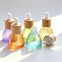 Leere Bambus-Kosmetikbehälter 8ml Serum Bunte Mattglas Ätherische Öl-Tropfflaschen mit Pipette
