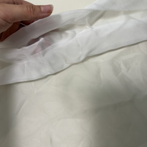 Tissu en mélange de soie et de rayonne, 20% soie, 80% viscose, 8mm, 140cm de largeur, léger, doux, fluide, en georgette de soie, pour foulard, hijab - Product Image 6