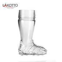 Décalcomanies de bière de dessin animé à la mode, bouteille de bière transparente en verre de bière en forme de botte, 20oz