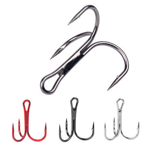 20 pz/scatola 2 #4 #6 #8 # esca da pesca a tre ami in acciaio ad alto tenore di carbonio in nero bianco rosso Nickel accessorio da pesca amo - Product Image 1
