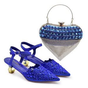 Sacca a forma di cuore scintillante e <span class=keywords><strong>scarpe</strong></span> <span class=keywords><strong>con</strong></span> <span class=keywords><strong>tacco</strong></span> alto <span class=keywords><strong>borchie</strong></span> di diamanti adatte per cene - Product Image 4