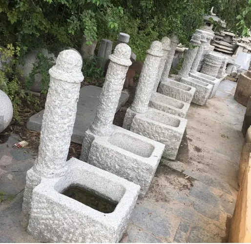 Đơn giản tự nhiên đá Granite đài phun nước ngoài trời Vườn đá đài phun nước Sản xuất tại Trung Quốc