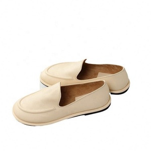 Chaussons en cuir HQY à bout rond, en cuir véritable, semelle extérieure en caoutchouc, confortables et durables, chaussures d'été pour femmes - Product Image 4