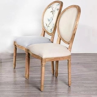 Accoudoir en tissu de couleur Antique, chaise Louis en rotin, bras de salle à manger en bois de caoutchouc massif, chaise empilée pour événement de mariage