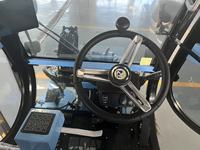 Balayeuse de rue à batterie RG-DEV8240 avec affichage LED double face, batterie LFP 70 kWh, autonomie 10-12h, bac de 1850 L, largeur de travail 2,4 m, moteur d'aspiration et de ventilation
