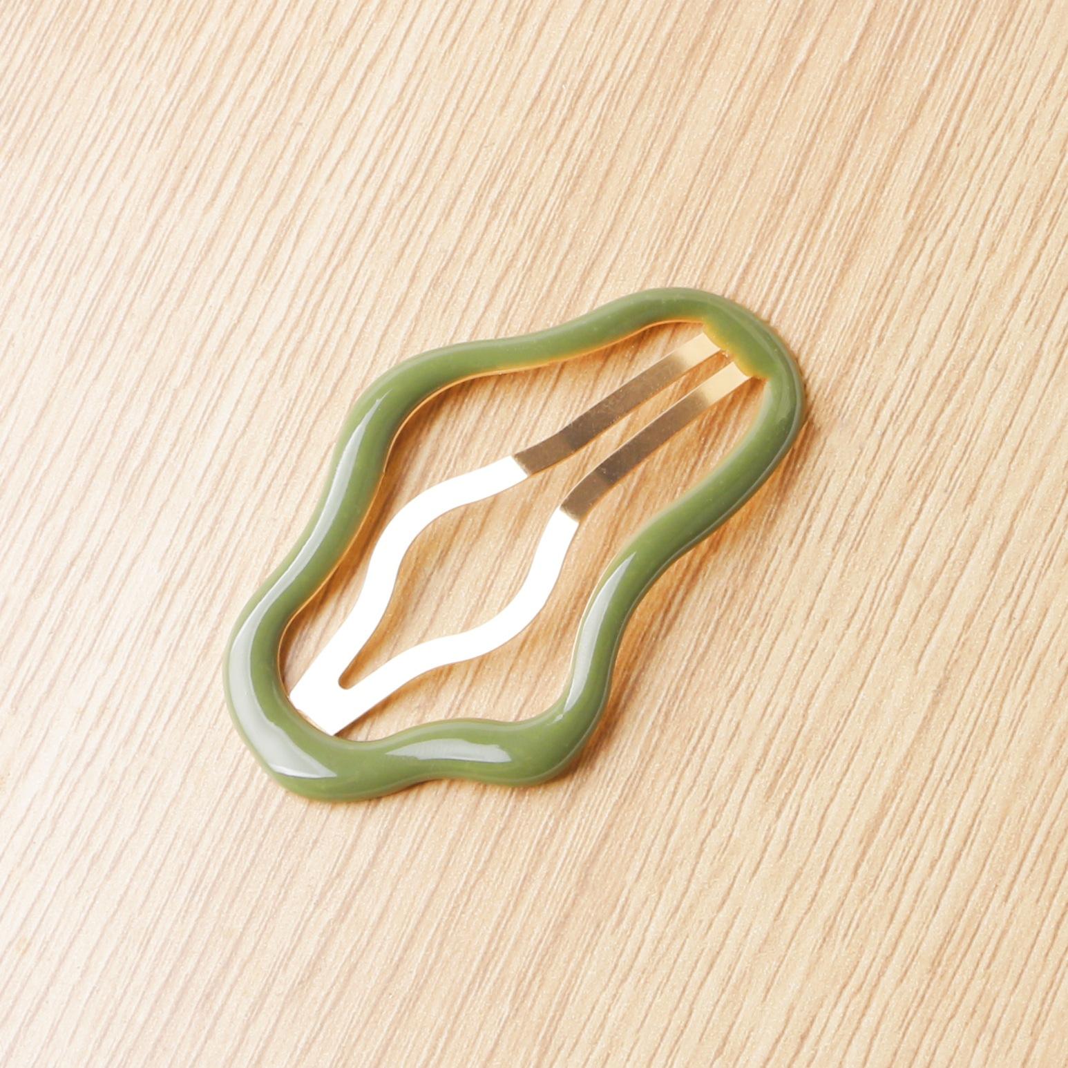 สีเขียวทหาร