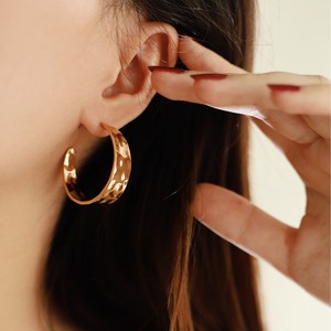 Pendientes de Aro Circulares con Textura Martillada a Mano de 35 mm, con Diseño de Ondas de Agua, Chapados en Oro de 18K, Acero Inoxidable, Joyería Impermeable - Product Image 1
