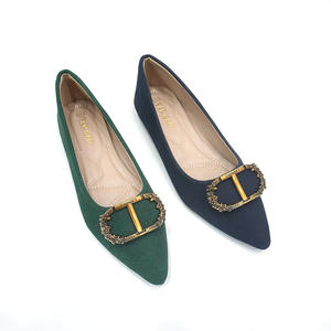 Scarpe basse da donna taglia 36-46 in pelle scamosciata a punta per l'estate autunno primavera-fibbia Slip-On <span class=keywords><strong>ballerine</strong></span> taglie forti leggere - Product Image 4