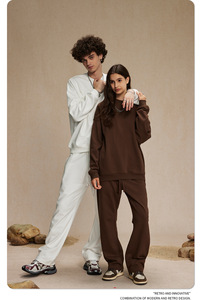 Kaisorn Unisex ropa de calle de peso pesado cuello redondo Defy the Chill: Unisex cuello redondo de peso pesado para otoño 2025 Chase the Vibe - Product Image 5