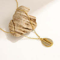 Collier pendentif vie marine en acier inoxydable plaqué or 18 carats PVD, zircon imperméable sans ternissement, vintage et cool pour femmes