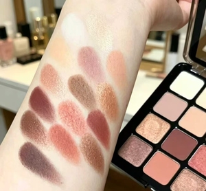 Palette de fards à paupières 16 couleurs, tendance, tons terreux, fini mat et nacré, longue tenue, waterproof, nude. - Product Image 5