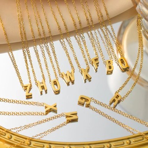 Collar de Acero Inoxidable - Dorado, Diseño Simple, Apto para Mujeres, Colgante de 26 Letras, Collar de Regalo Moderno, Venta al Por Mayor - Product Image 2