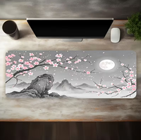 Grand tapis de bureau avec illustration de style peinture à l'encre, fleurs de cerisier, montagnes, nuit éclairée par la lune, fonctionnel