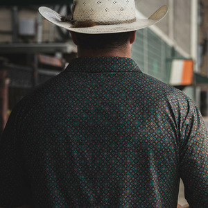 2025 사용자 정의 도매 꽃 인쇄 자수 로고 남자의 폴로 셔츠 폴리에스터 스판덱스 혼방 빠른 건조 남자의 서양 폴로 셔츠 - Product Image 4