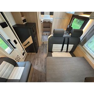 Sunlight Adventure T680 5 places, caravane de type autocar, intérieur noir, accessoires, transmission automatique, 165 ch - Product Image 5