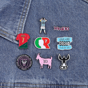 Meilleure Vente Épinglette Émaillée Star de Football CR7 Coupe du Monde de Football MESSI 10 Badge Métallique Créatif Broche Bijou Cadeau Vente en Gros - Product Image 3