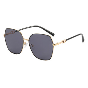 Lunettes de soleil pour femmes, monture en métal, protection UV400, verres en PC, couleur or, style tendance été, protection solaire, sorties, conduite - Product Image 4
