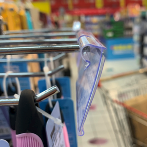 حامل بطاقات بلاستيكي للوحات المعدنية للمسح الضوئي 60 مم * 39 مم - Product Image 1